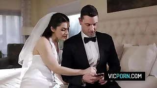 性感的意大利新娘 Valentina Nappi 在婚礼当天被肛交